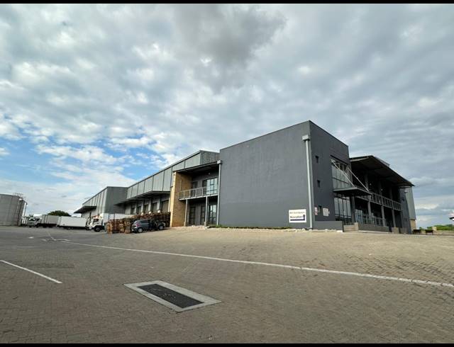7,625M² WAREHOUSE TO LET IN NORTH RIDING